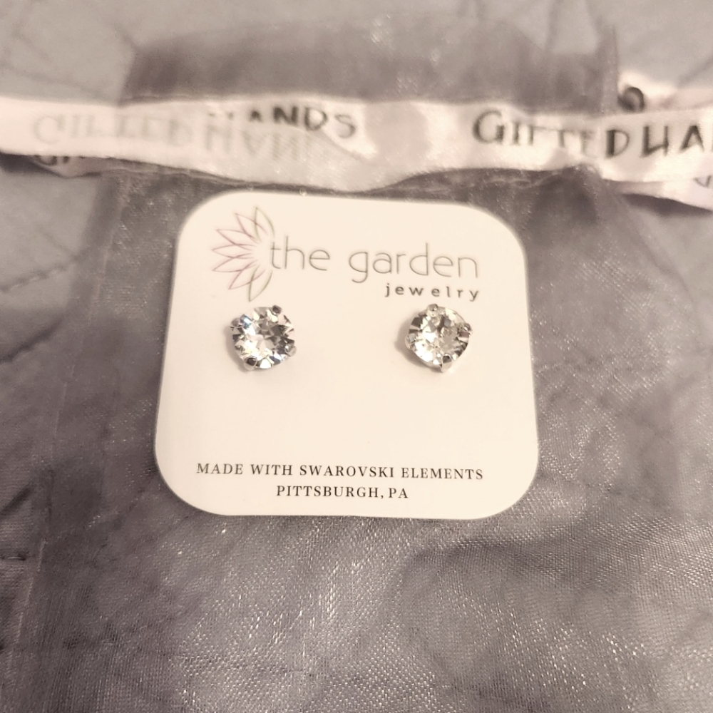 NWT Earring studs